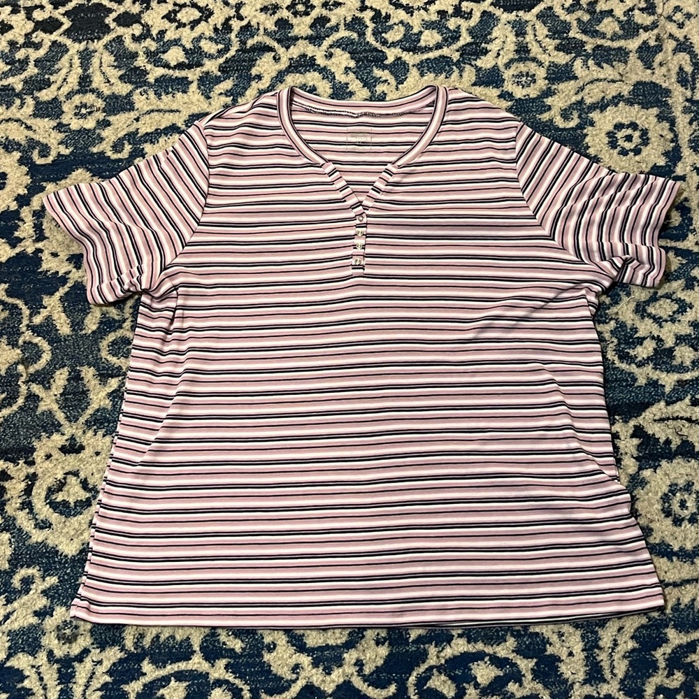 Purple striped v neck shirt!